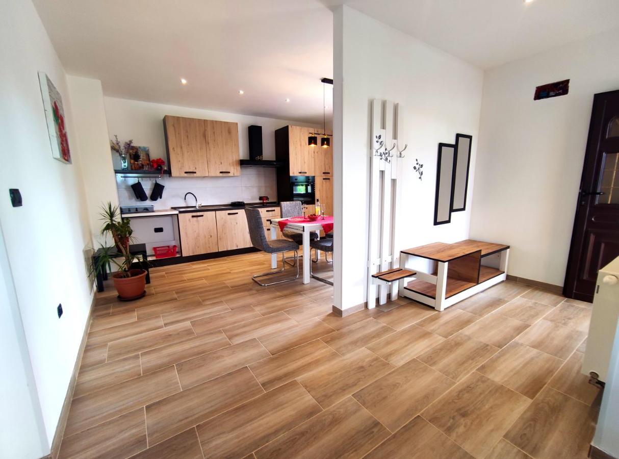 Apartmani Melia Marcelji Ngoại thất bức ảnh