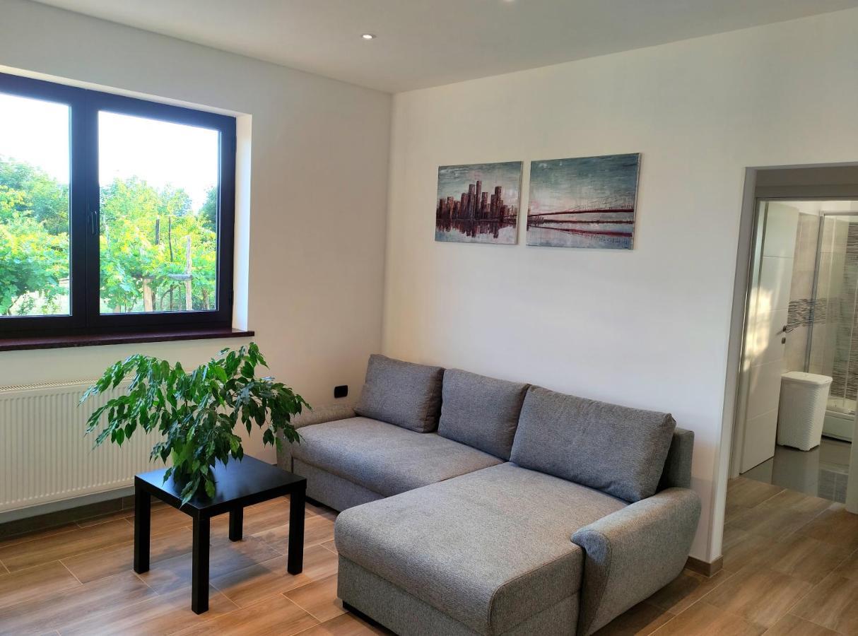 Apartmani Melia Marcelji Ngoại thất bức ảnh
